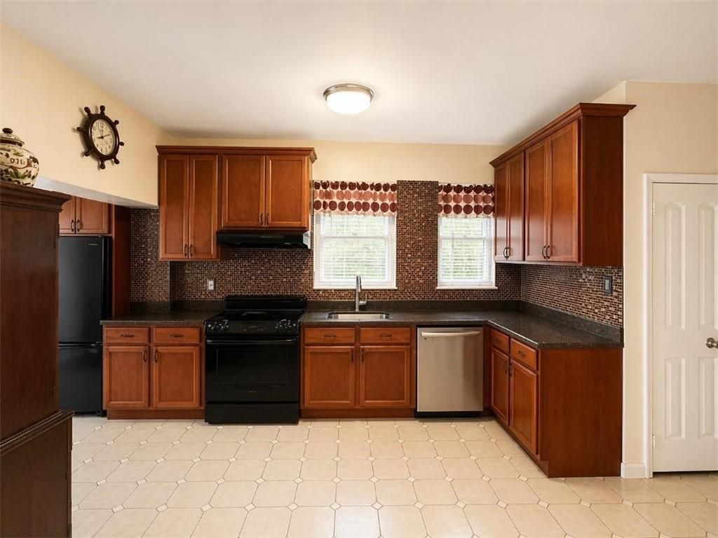 Photo of 60 Quentin Road, Brooklyn, NY 11223 (MLS # 500838)