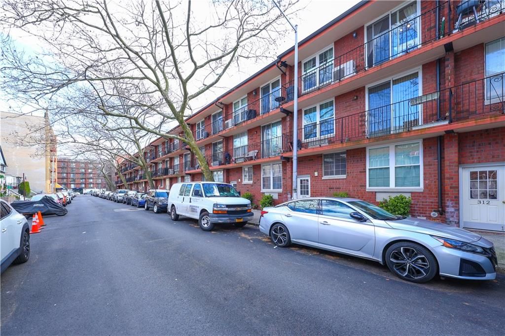 Photo of 316 101st Street #41E, Brooklyn, NY 11209 (MLS # 500400)