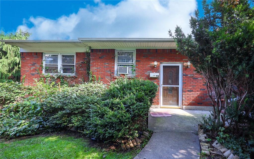 Photo of 96 Longview Road, Brooklyn, NY 10304 (MLS # 503420)