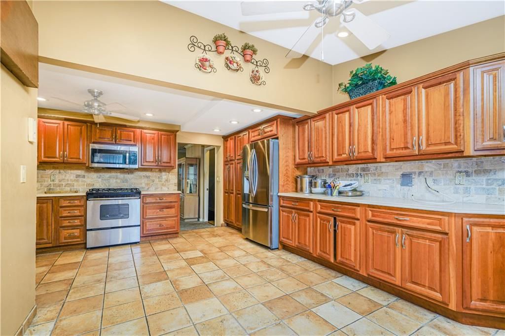 Photo of 3711 Quentin Road, Brooklyn, NY 11234 (MLS # 500270)