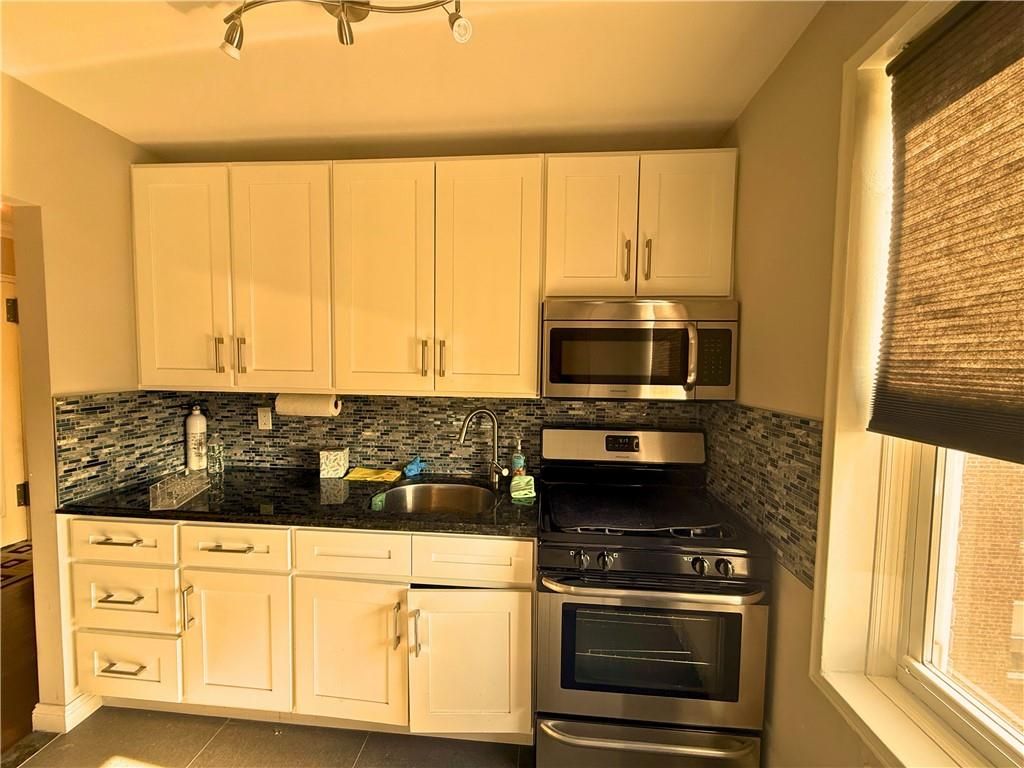 Photo of 393 Avenue S #5H, Brooklyn, NY 11223 (MLS # 501335)