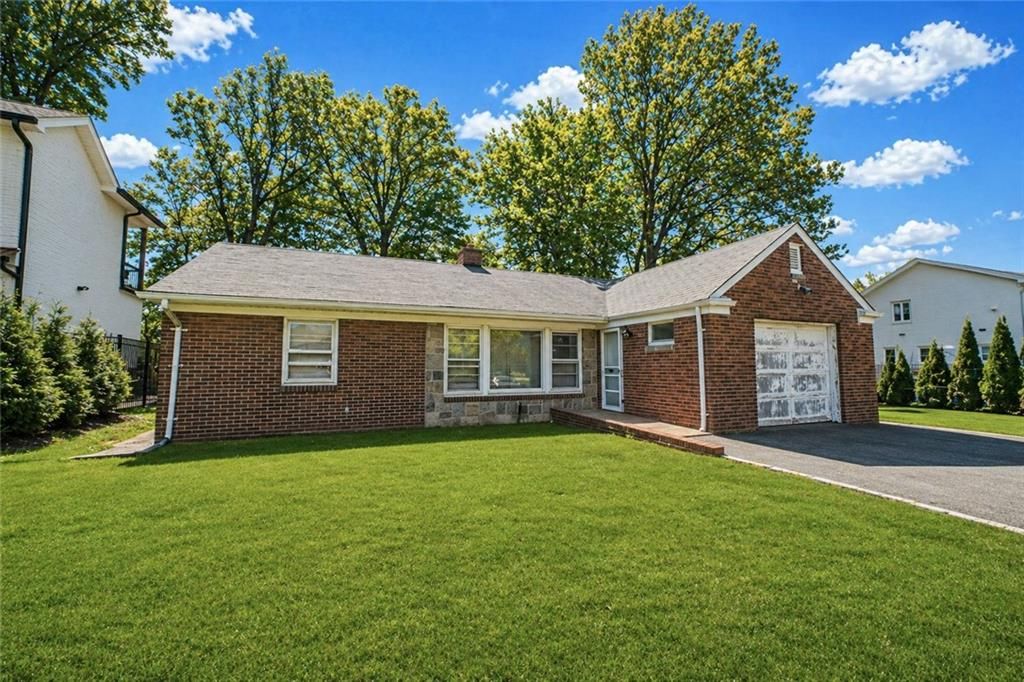 Photo of 20 Delphine Terrace, Staten Island, NY 10305 (MLS # 501319)