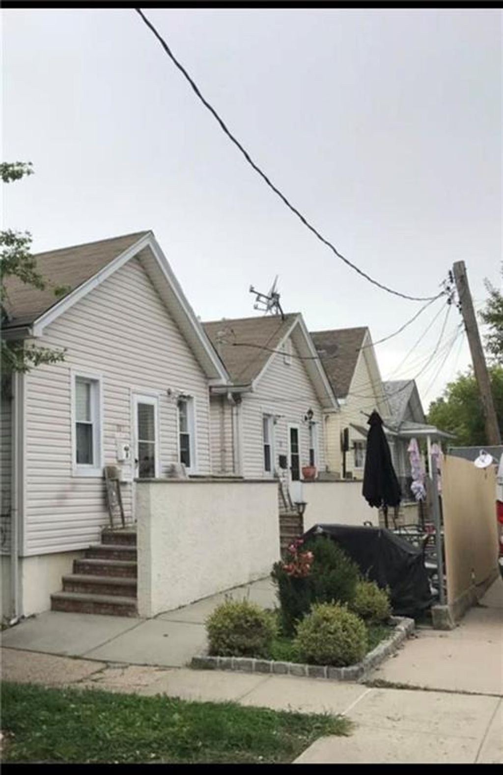 Photo of 107D Clifton Avenue, Staten Island, NY 10305 (MLS # 499807)
