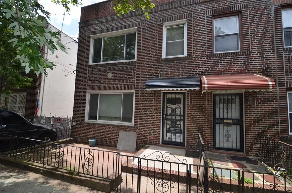 Photo of 966 104th Street, Brooklyn, NY 11236 (MLS # 494339)