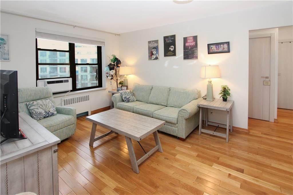 Photo of 2721 Kings Highway #5G, Brooklyn, NY 11229 (MLS # 498628)