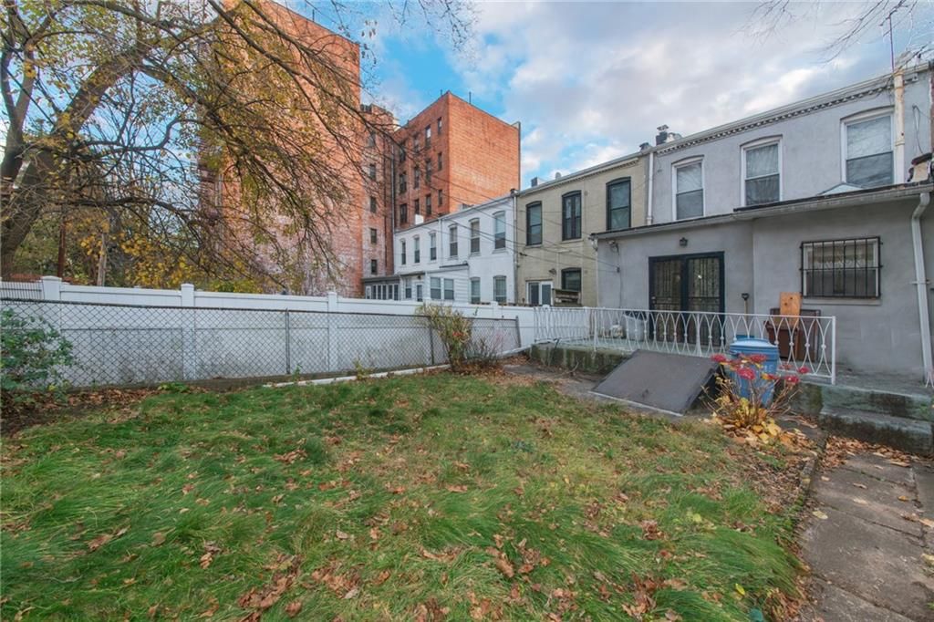 Photo of 335 Bay Ridge Parkway, Brooklyn, NY 11209 (MLS # 497737)