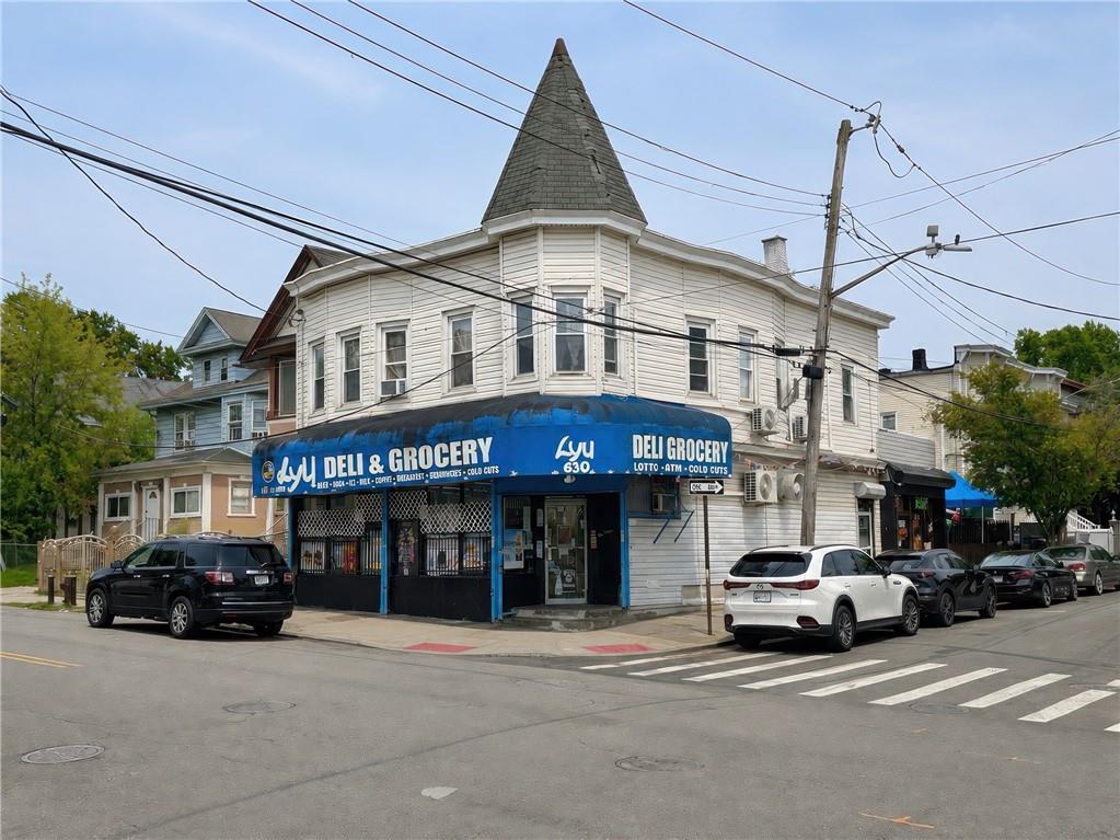 Photo of 630 Henderson Avenue, Staten Island, NY 10310 (MLS # 503576)