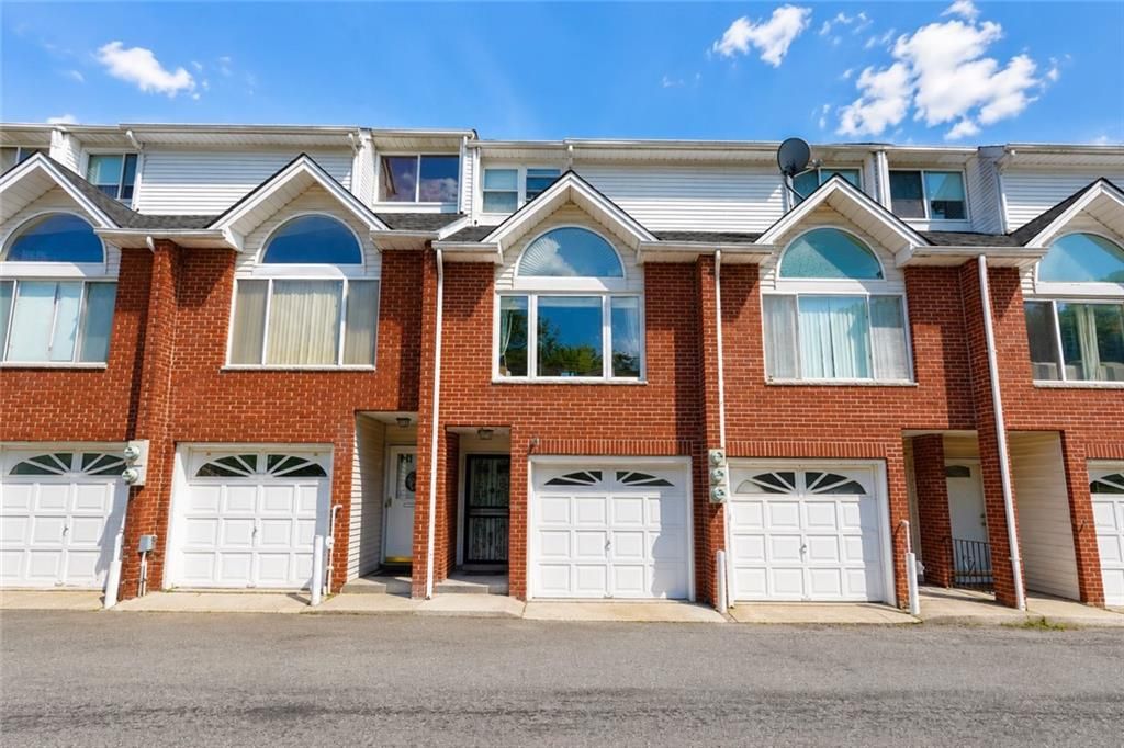 Photo of 45 Cranford Court, Staten Island, NY 10306 (MLS # 503252)