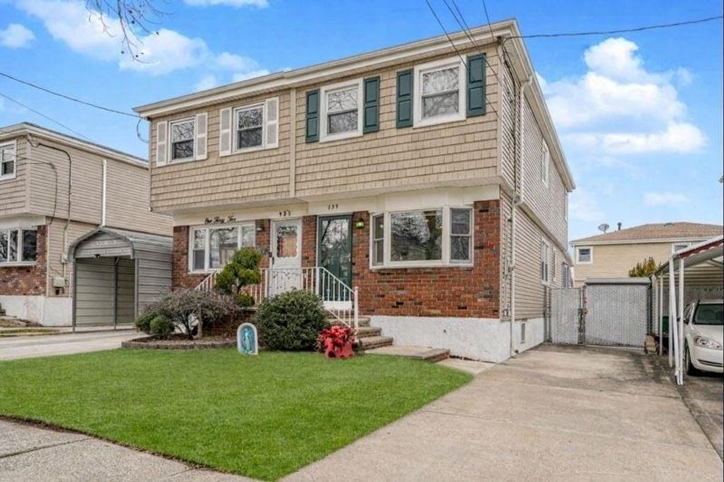 Photo of 137 Buffalo Street, Staten Island, NY 10306 (MLS # 498240)