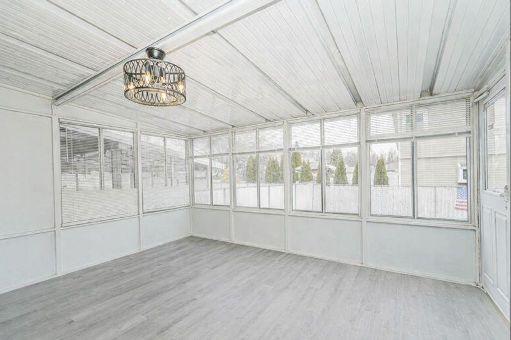 Photo of 137 Buffalo Street, Staten Island, NY 10306 (MLS # 498240)