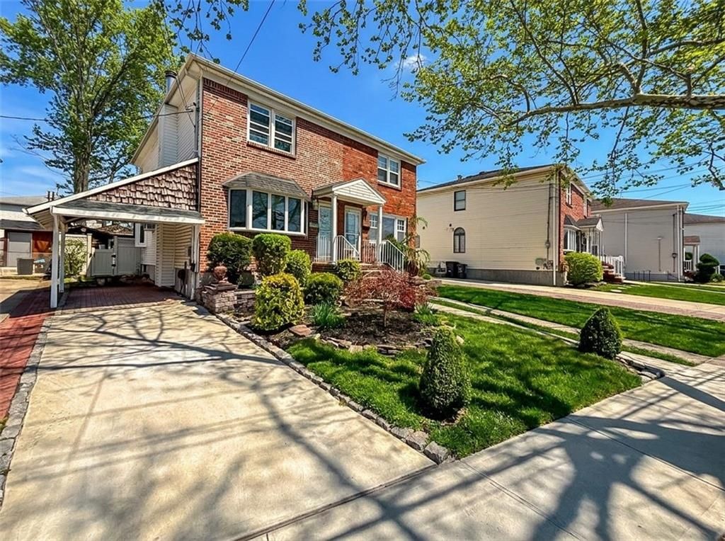 Photo of 87 Tysens Lane, Staten Island, NY 10306 (MLS # 500429)