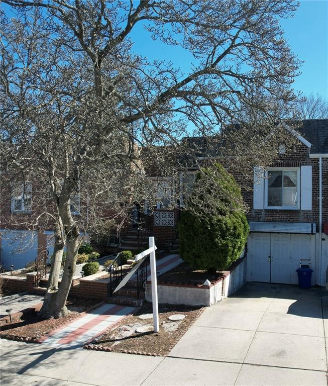 68-10 60th Drive, Queens, New York image 2