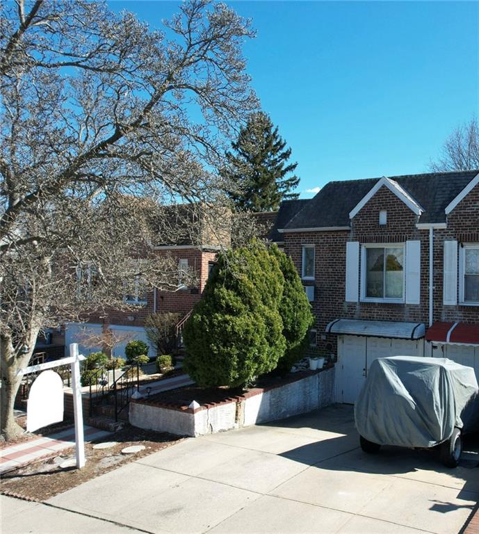 68-10 60th Drive, Queens, New York image 1
