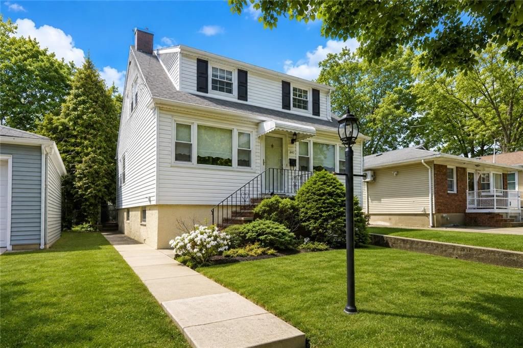 Photo of 147 Byrne Avenue, Staten Island, NY 10314 (MLS # 501241)