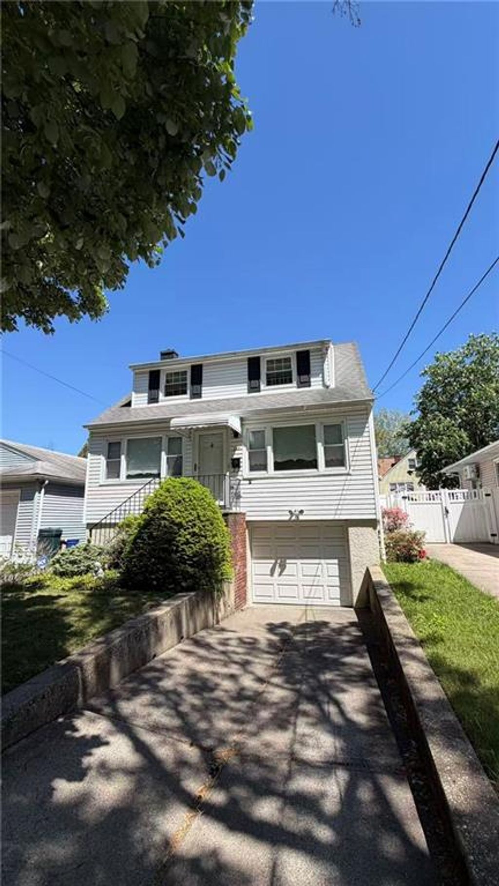 Photo of 147 Byrne Avenue, Staten Island, NY 10314 (MLS # 501241)