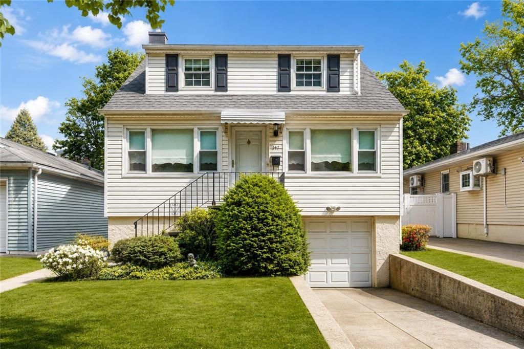 Photo of 147 Byrne Avenue, Staten Island, NY 10314 (MLS # 501241)