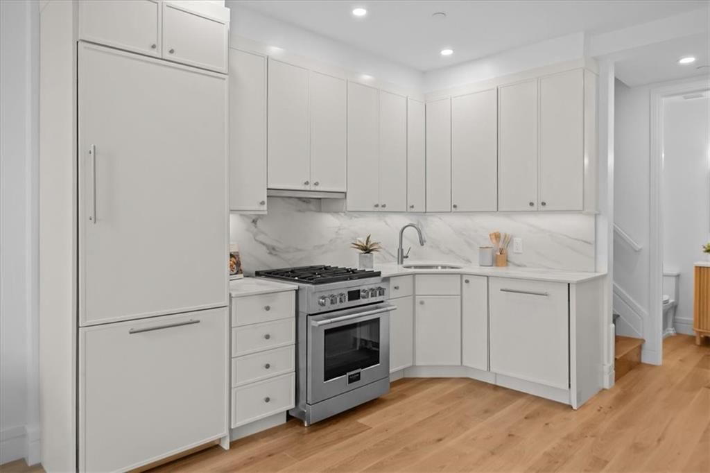 Photo of 147 luquer Street #2, Brooklyn, NY 11231 (MLS # 500813)