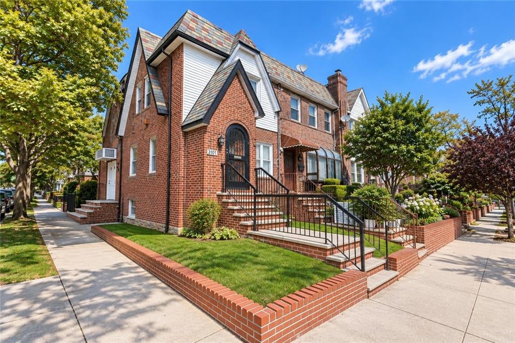 Photo of 3101 Avenue R, Brooklyn, NY 11234 (MLS # 505222)