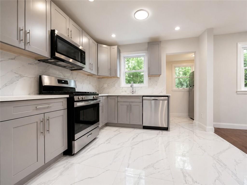 Photo of 46 Eadie Place, Staten Island, NY 10301 (MLS # 502858)