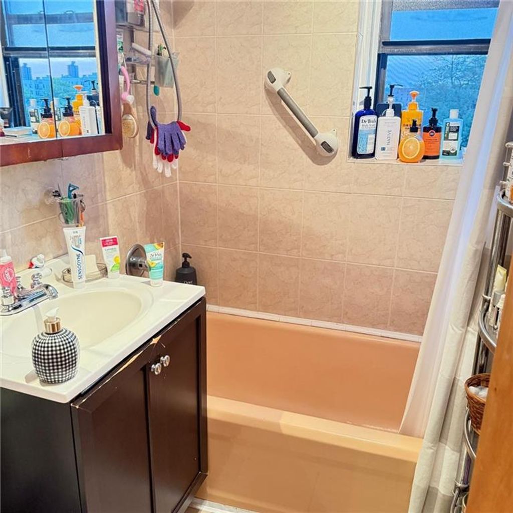 Photo of 1820 Avenue N #5G, Brooklyn, NY 11230 (MLS # 495356)