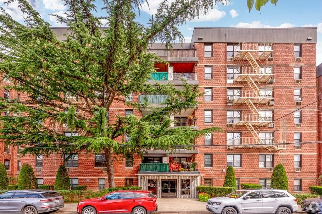 Photo of 2277 Homecrest Avenue #6K, Brooklyn, NY 11229 (MLS # 498297)