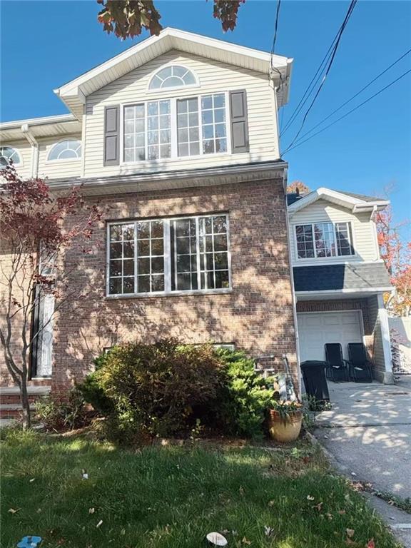 Photo of 45 Sharrotts Road, Staten Island, NY 10309 (MLS # 505746)