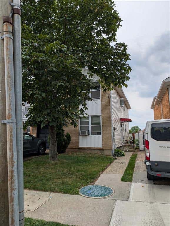 Photo of 653 Hylan Boulevard, Staten Island, NY 10305 (MLS # 502713)