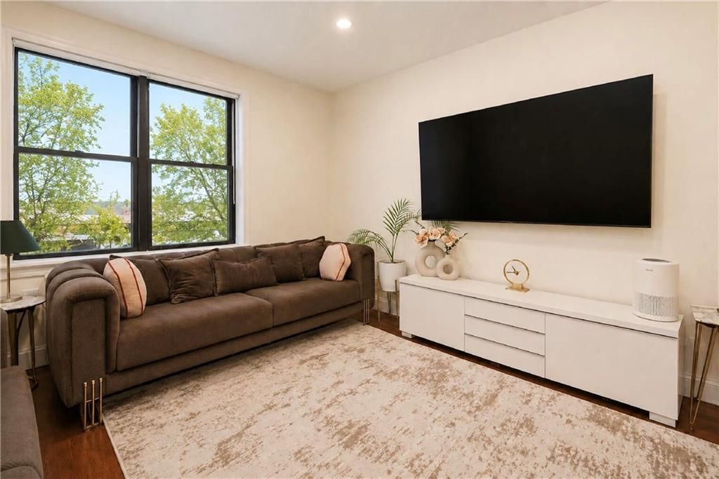 Photo of 2645 Homecrest Avenue #1F, Brooklyn, NY 11235 (MLS # 501550)
