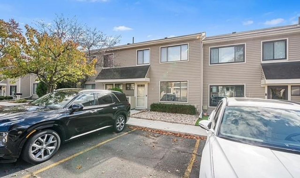 Photo of 28 Berry Court, Staten Island, NY 10309 (MLS # 498273)