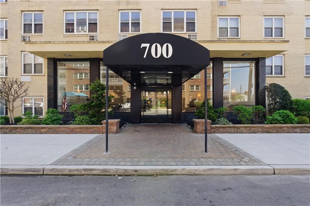 Photo of 700 Shore Road #2A, Long Beach, NY 11561 (MLS # 501646)