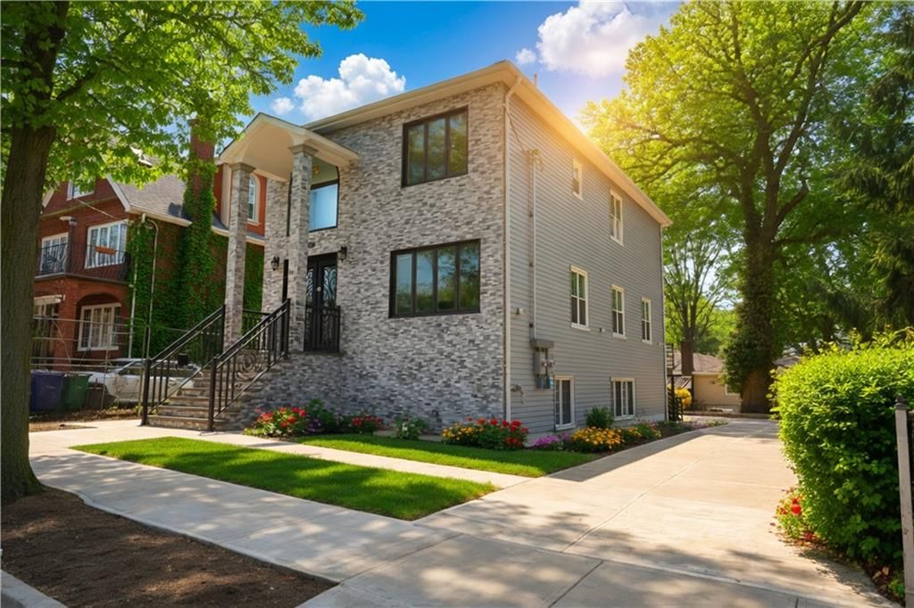 Photo of 32 Remsen Street, Staten Island, NY 10304 (MLS # 500406)