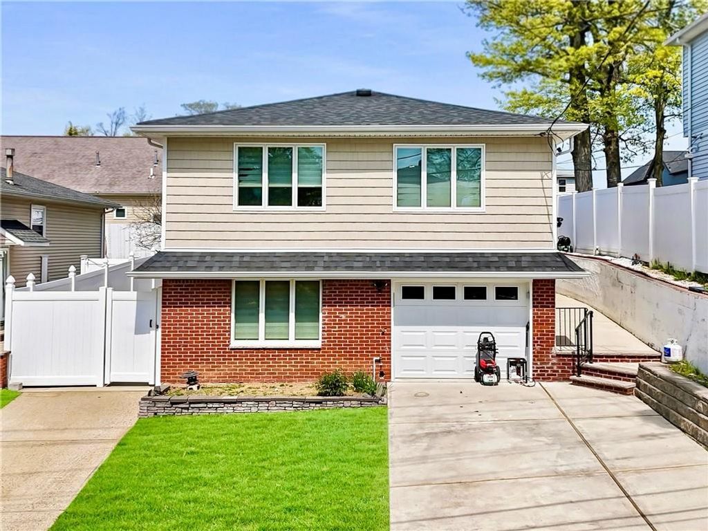 Photo of 351 Dewey Avenue, Staten Island, NY 10308 (MLS # 500760)