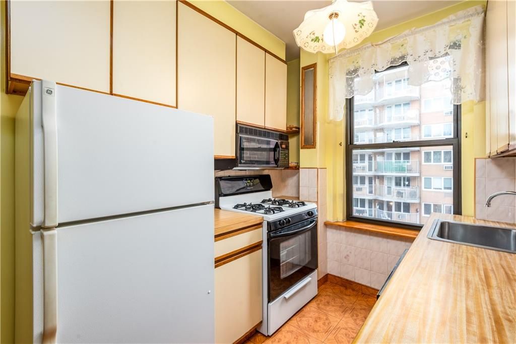 Photo of 3145 Brighton 4th Street #515, Brooklyn, NY 11235 (MLS # 495501)