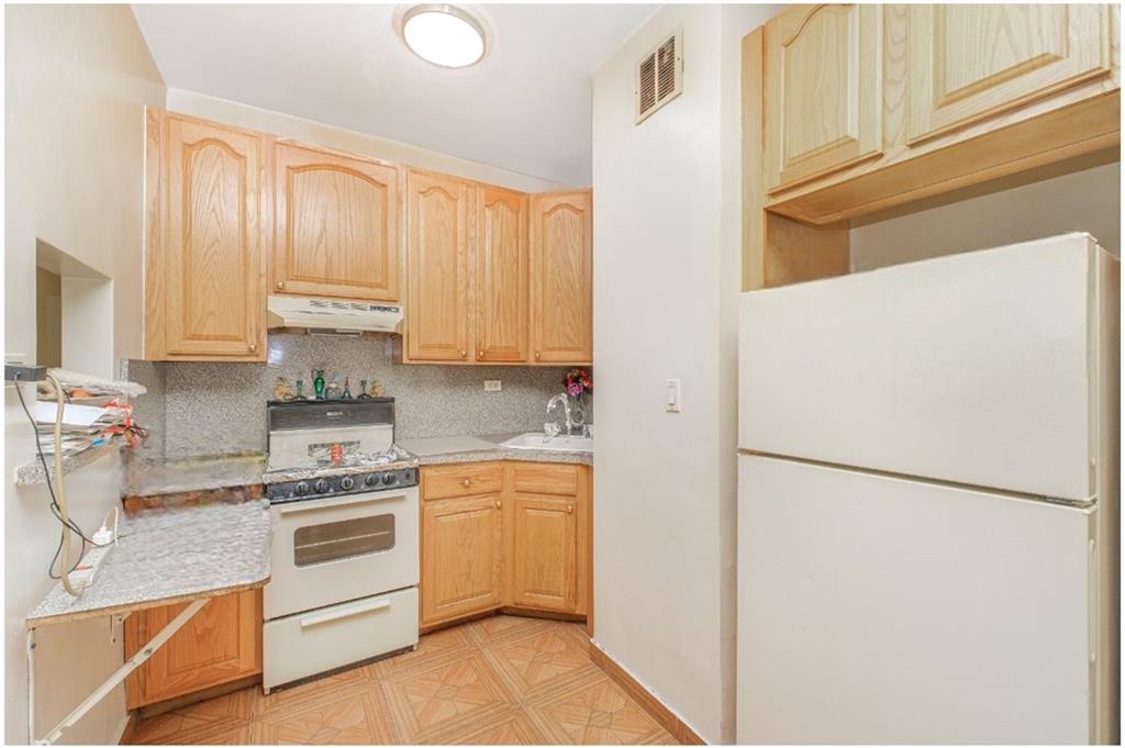770 Ocean Parkway #2M, Brooklyn, New York image 4