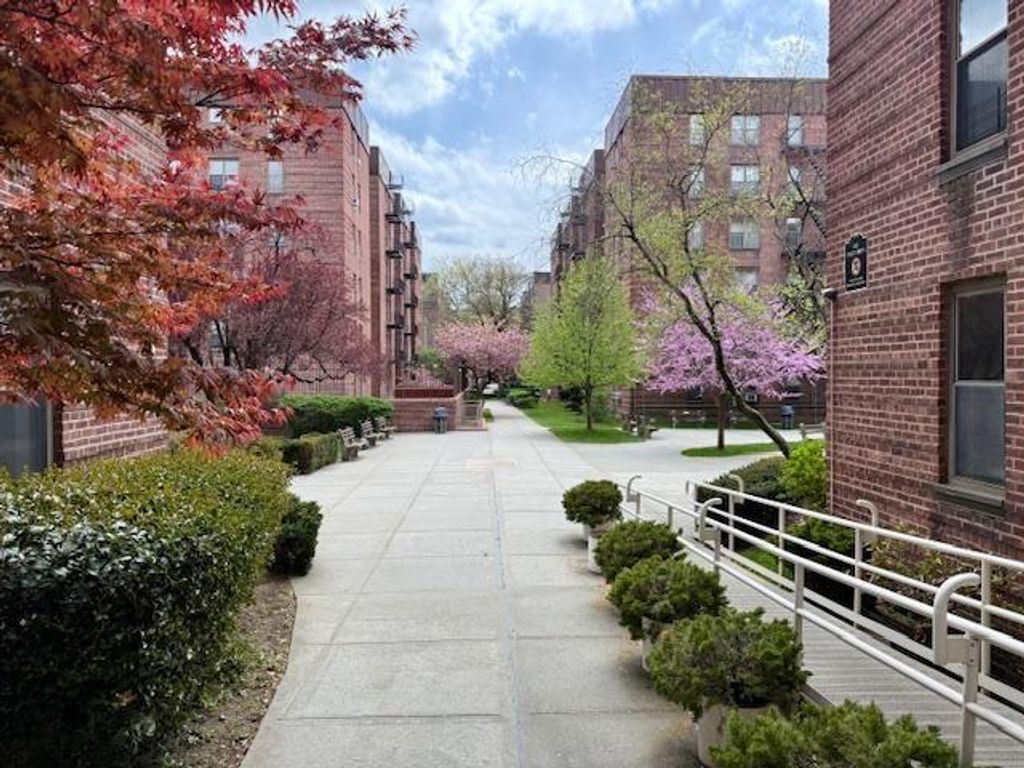 Photo of 2170 Brigham Street #3C, Brooklyn, NY 11229 (MLS # 500793)