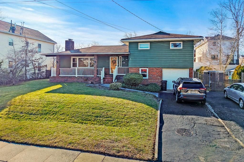 Photo of 260 Armstrong Avenue, Staten Island, NY 10308 (MLS # 498595)