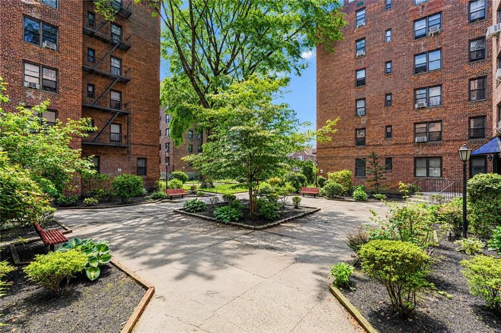 Photo of 25 Oliver Street #4A, Brooklyn, NY 11209 (MLS # 501769)
