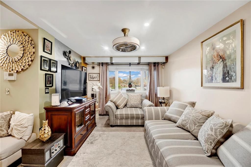 Photo of 7941 Seaview Avenue #E1, Brooklyn, NY 11236 (MLS # 500511)