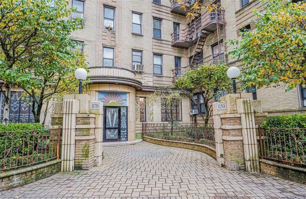 Photo of 1150 Brighton Beach Avenue #5L, Brooklyn, NY 11235 (MLS # 497767)