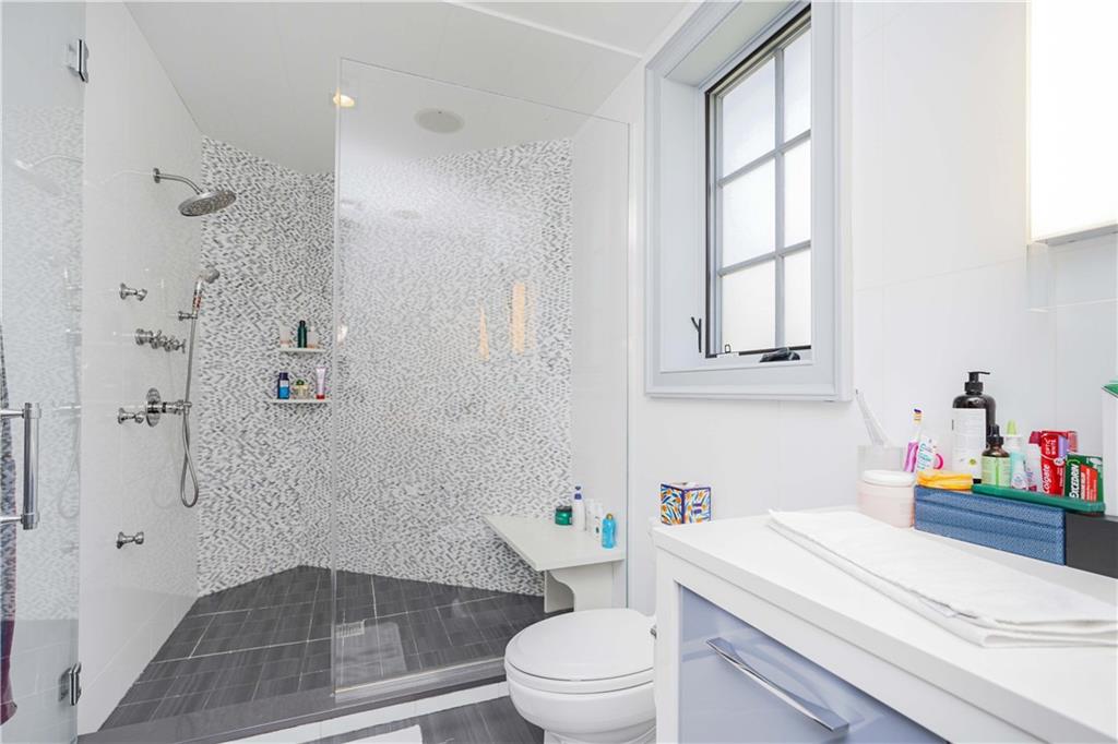 86 Gaylord Drive, Brooklyn, New York image 33