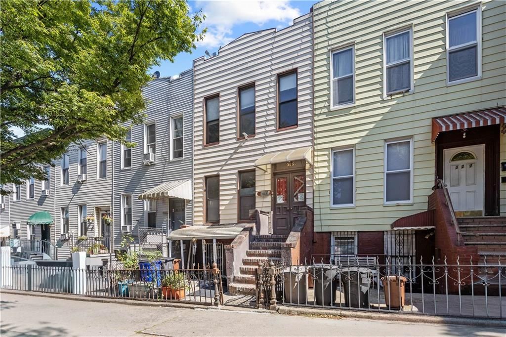 Photo of 325A 22nd Street, Brooklyn, NY 11215 (MLS # 496327)