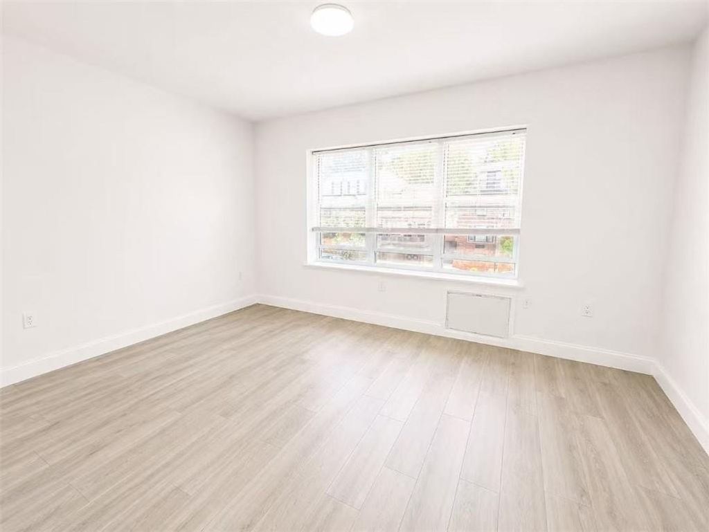 Photo of 184 Battery Avenue, Brooklyn, NY 11209 (MLS # 503308)