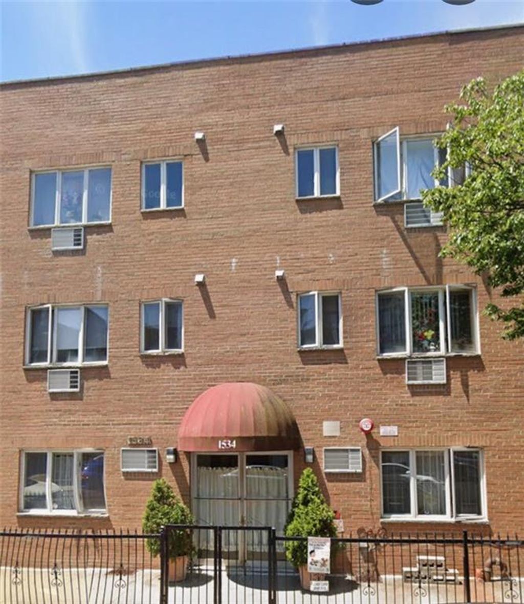 Photo of 1534 7th Street #3B, Brooklyn, NY 11204 (MLS # 500126)