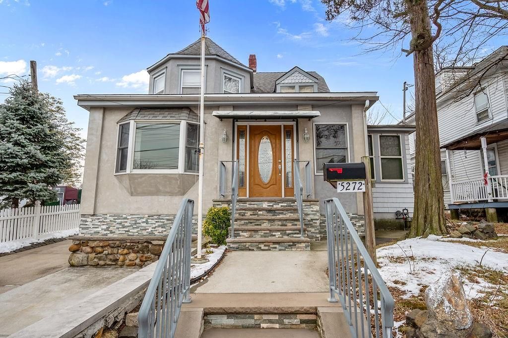 Photo of 5272 Arthur Kill Road, Staten Island, NY 10307 (MLS # 498280)