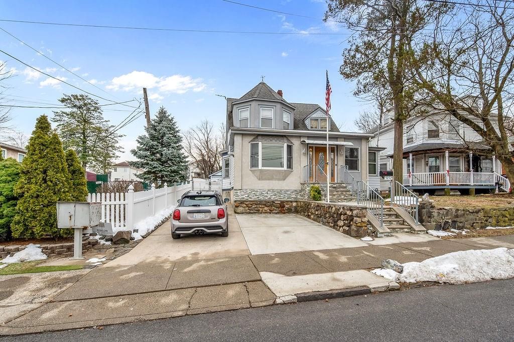 Photo of 5272 Arthur Kill Road, Staten Island, NY 10307 (MLS # 498280)