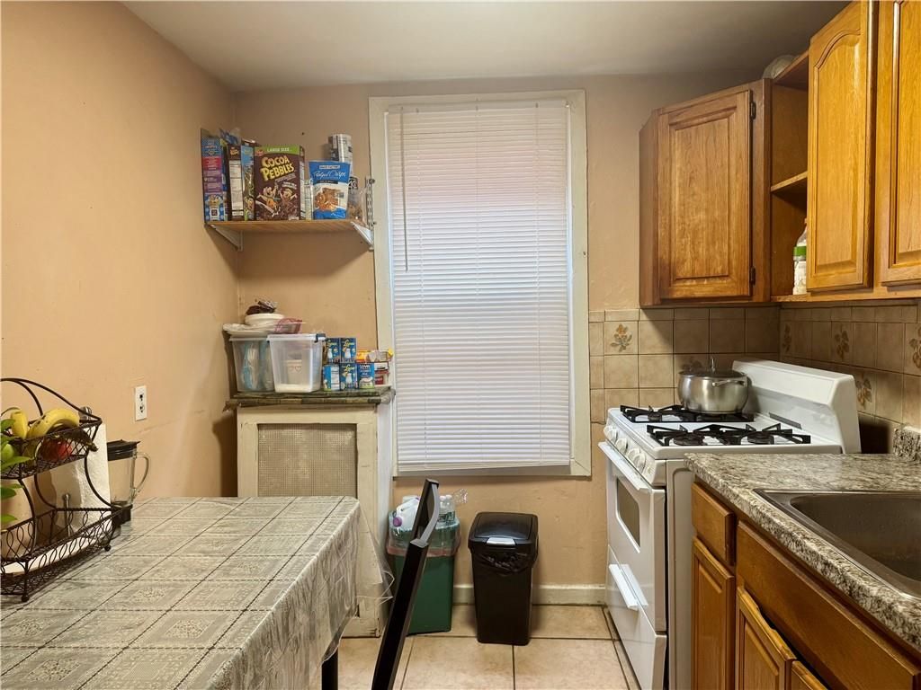 Photo of 2862 Brighton 3rd Street, Brooklyn, NY 11235 (MLS # 498248)