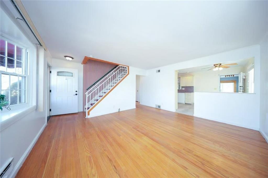 Photo of 100 STERLING Avenue, Brooklyn, NY 10306 (MLS # 505191)