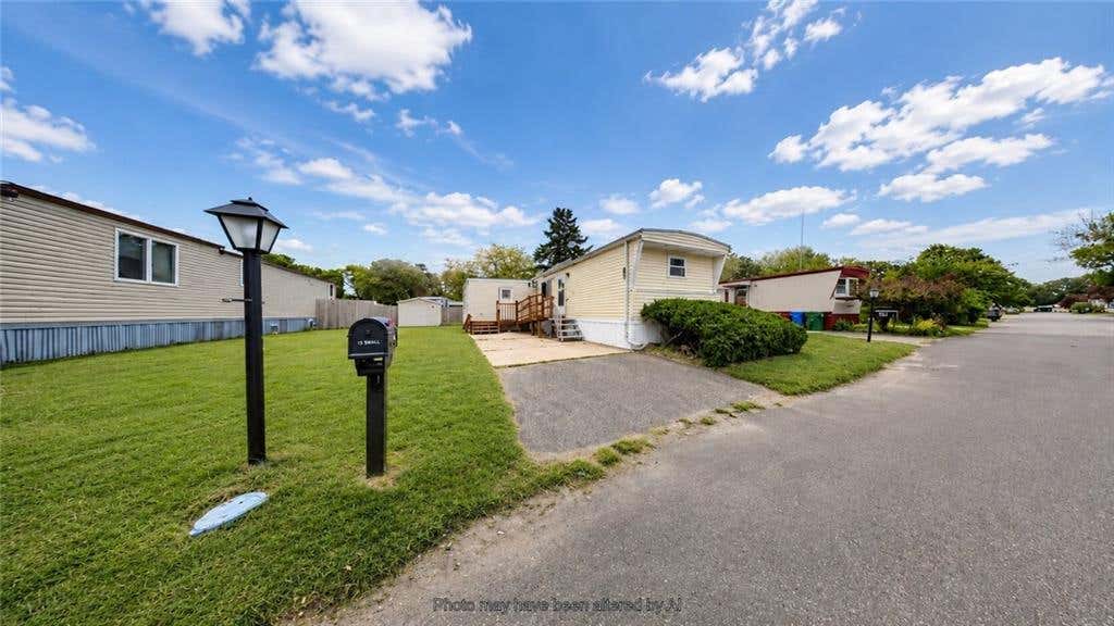 Photo of 39 Valley Forge Drive, Other, NY 11716 (MLS # 503944)