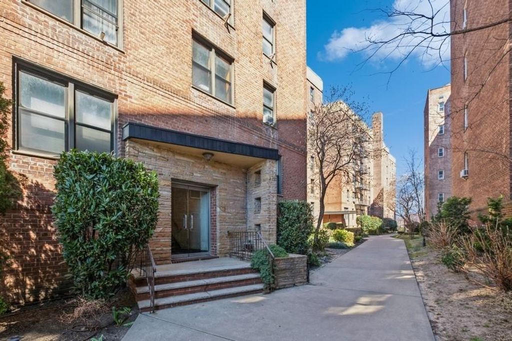 Photo of 7259 Shore Road #6L, Brooklyn, NY 11209 (MLS # 498963)