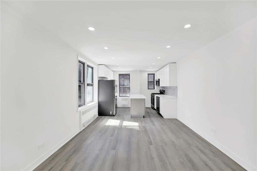 Photo of 61 Oliver Street #1T, Brooklyn, NY 11209 (MLS # 504008)